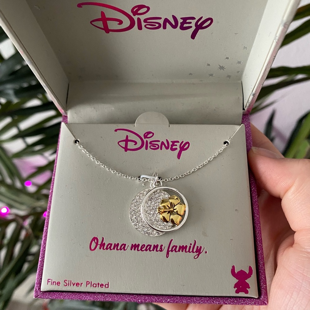 Disney “Ohana Means Family” necklace. NWT